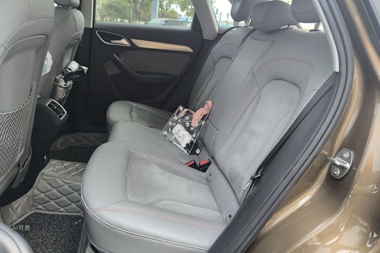 Audi Q3 2016 car image #19