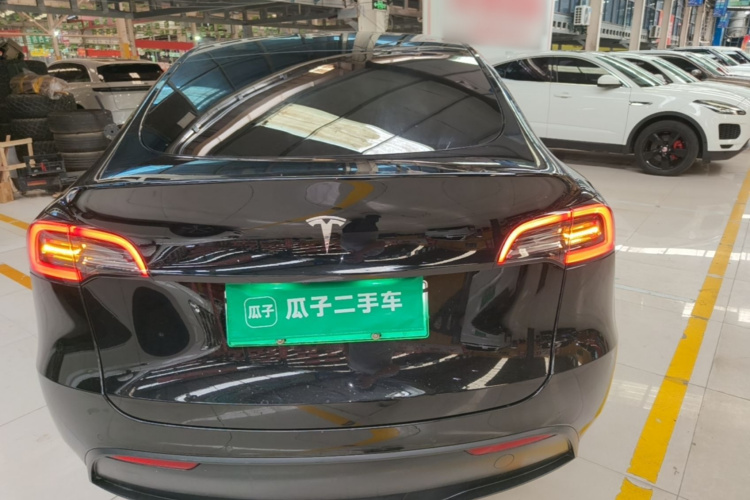 Tesla Model Y 2022 #6 Tesla Model Y 2022 car image #6