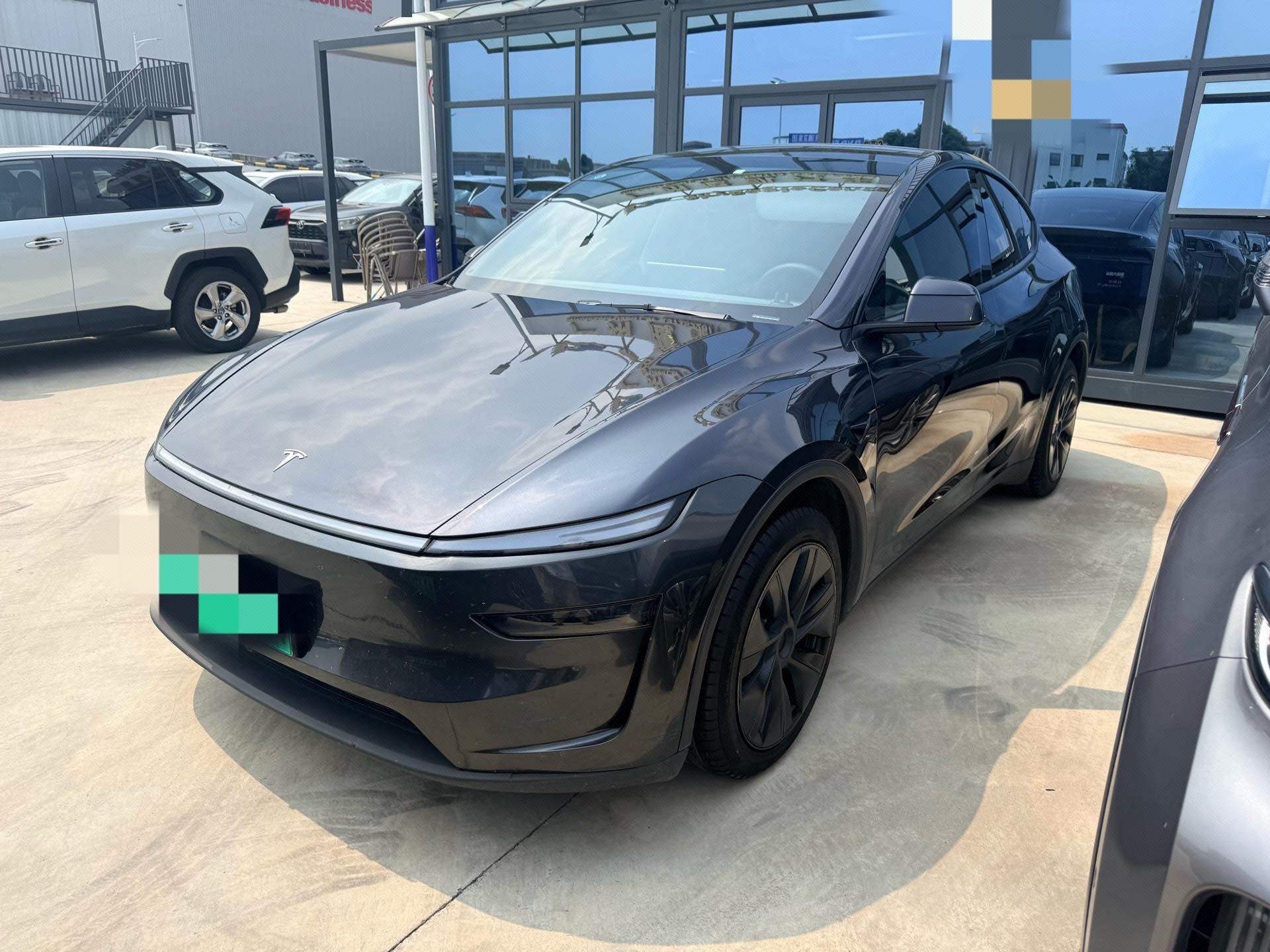 Tesla Model Y 2025 Tesla Model Y 2025 car image