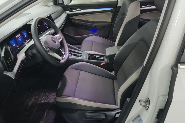 Volkswagen Golf 2023 صورة سيارة #15