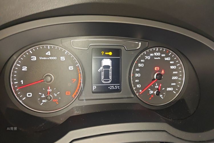 Audi Q3 2018 car image #13