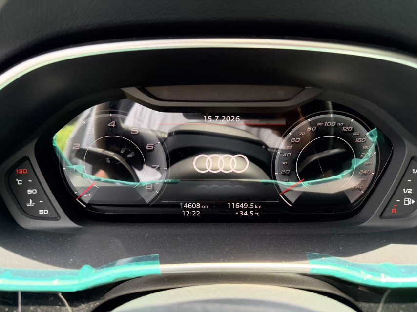 Audi Q3 2023 car image #7