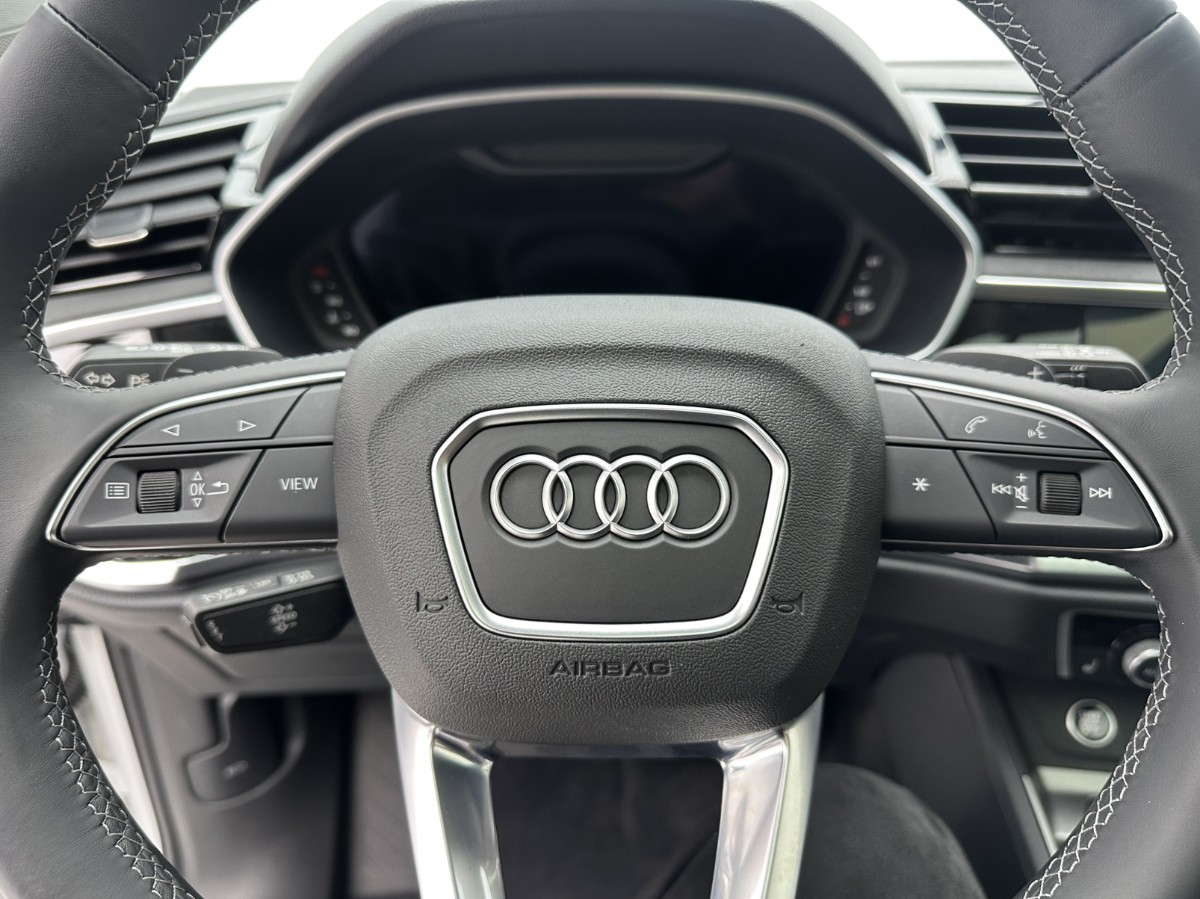Audi Q3 2023 #13 Audi Q3 2023 صورة سيارة #13