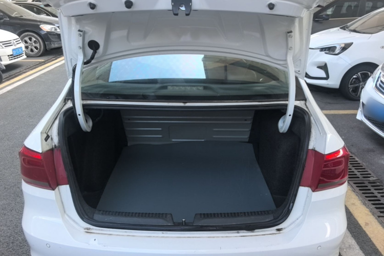 Volkswagen Santana 2016 car image #19