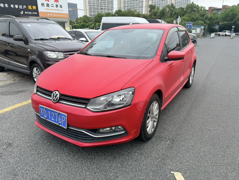 Volkswagen Polo 2015 Volkswagen Polo 2015 car image