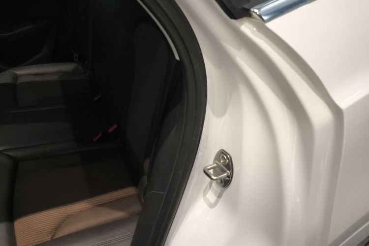 Audi Q3 2018 image de voiture #17