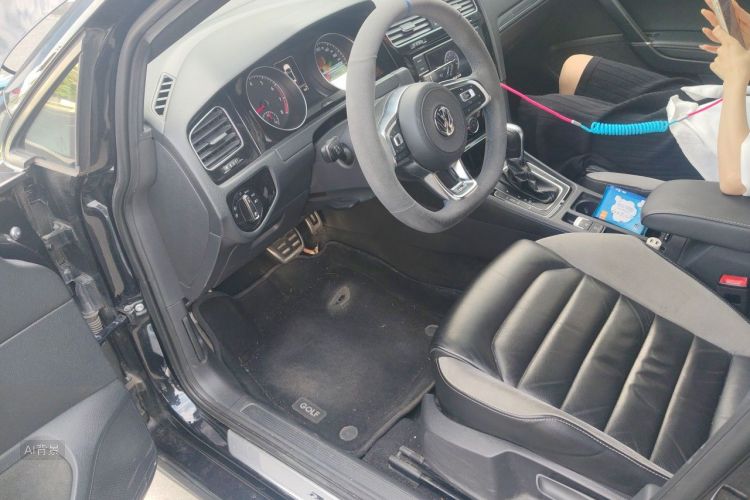 Volkswagen Golf 2018 car image #18