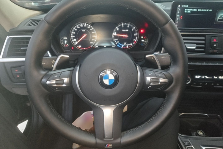 BMW 3 Series 2019 #11 BMW 3 Series 2019 car image #11