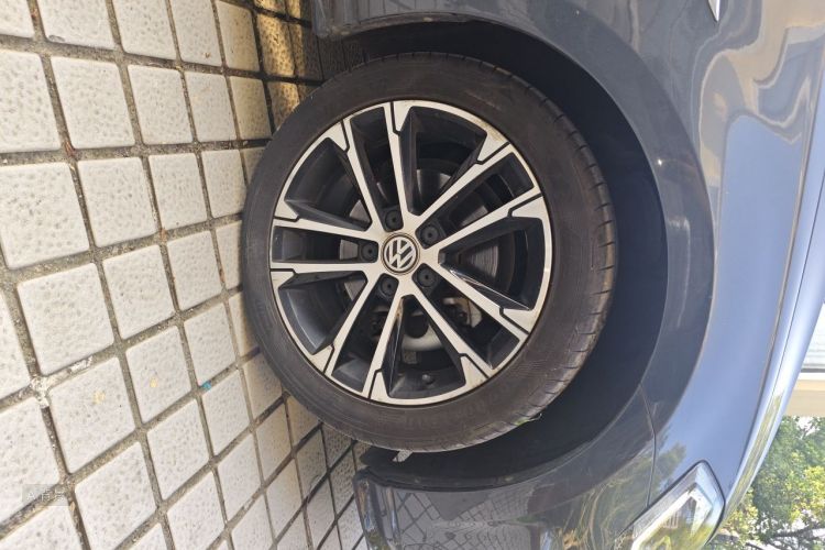 Volkswagen Golf 2020 car image #9