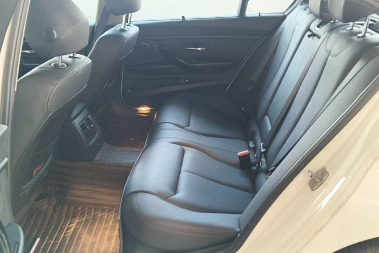 BMW 3 Series 2017 #17 BMW 3 Series 2017 car image #17