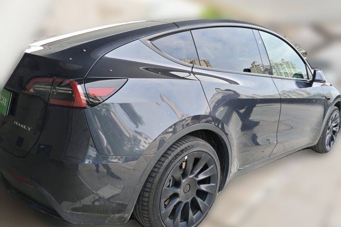 Tesla Model Y 2024 car image #4