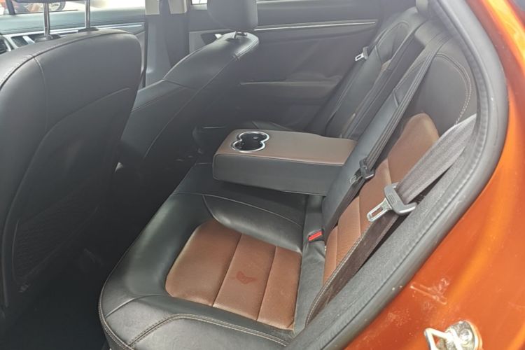 GEELY Emgrand GS 2016 car image #17