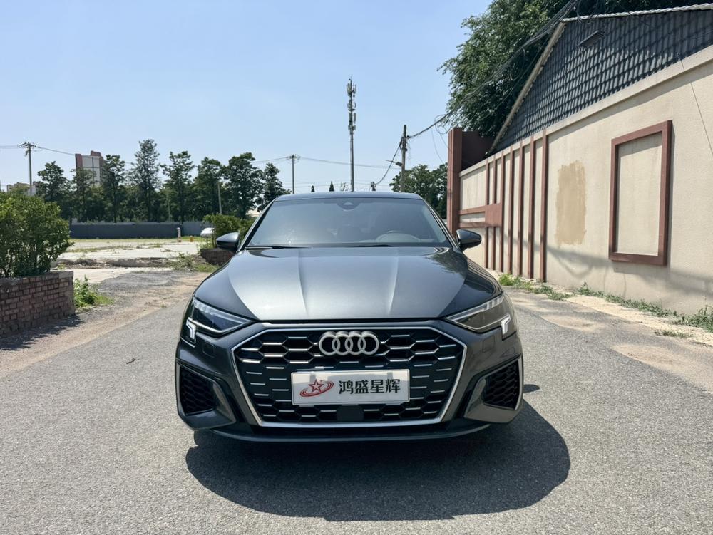 Audi A3 2023 immagine di auto #2