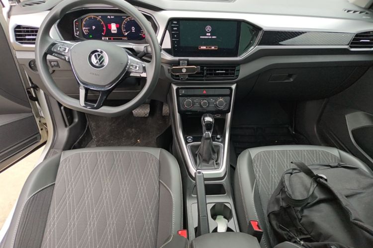 Volkswagen T-Cross 2022 #10 Volkswagen T-Cross 2022 car image #10