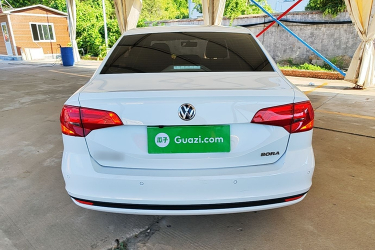Volkswagen Bora 2023 imagen de coche #4