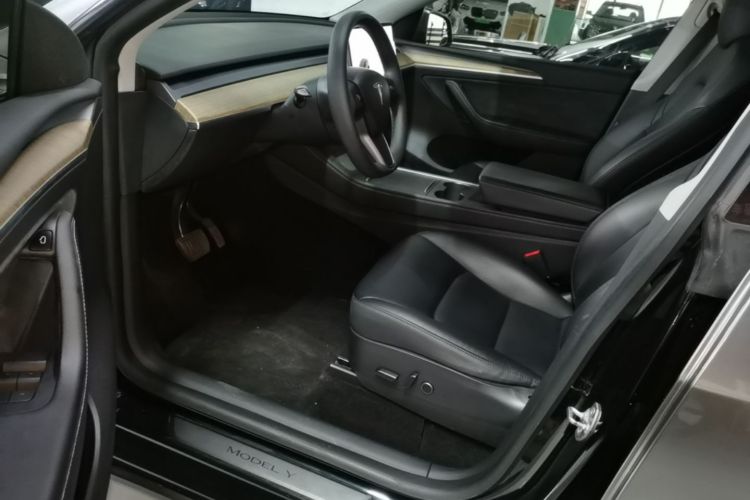 Tesla Model Y 2021 #15 Tesla Model Y 2021 car image #15