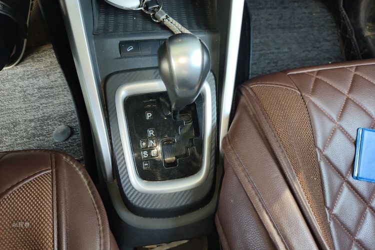 BYD Yuan 2018 #16 BYD Yuan 2018 car image #16