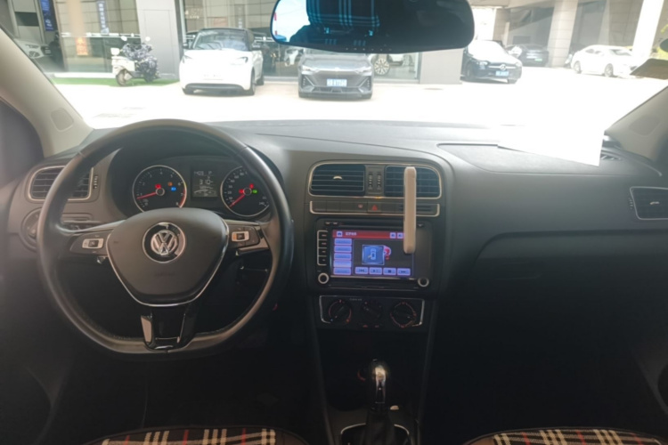 Volkswagen Polo 2017 #11 Volkswagen Polo 2017 car image #11
