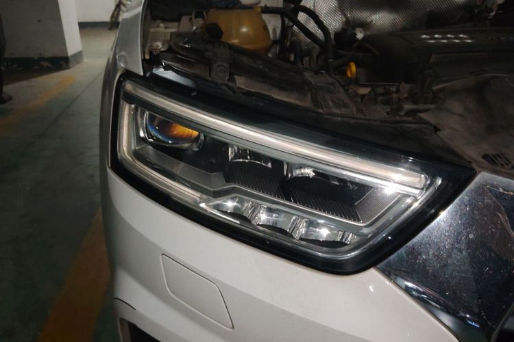Audi Q3 2018 immagine di auto #8