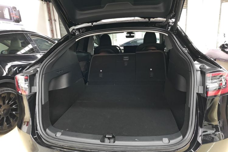 Tesla Model Y 2023 #19 Tesla Model Y 2023 car image #19