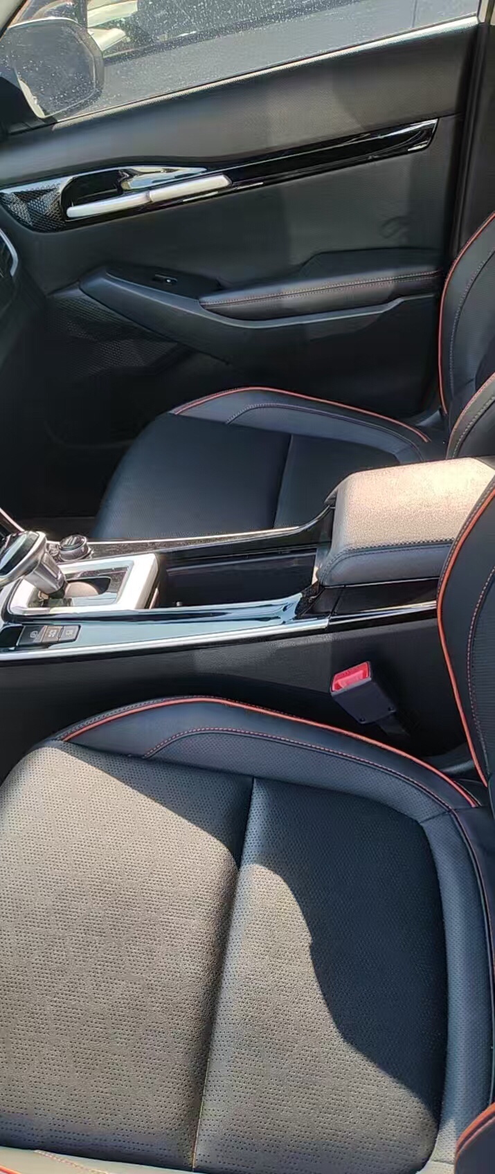 Kia Seltos 2025 immagine di auto #9