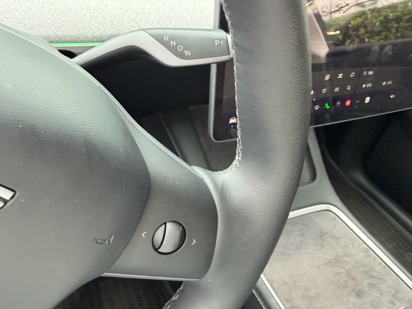 Tesla Model Y 2024 #7 Tesla Model Y 2024 immagine di auto #7