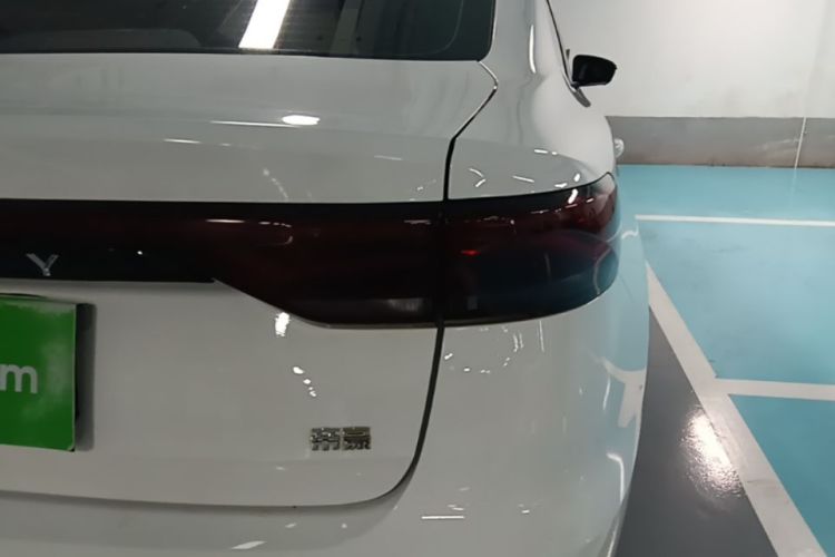 GEELY Emgrand 2022 car image #8