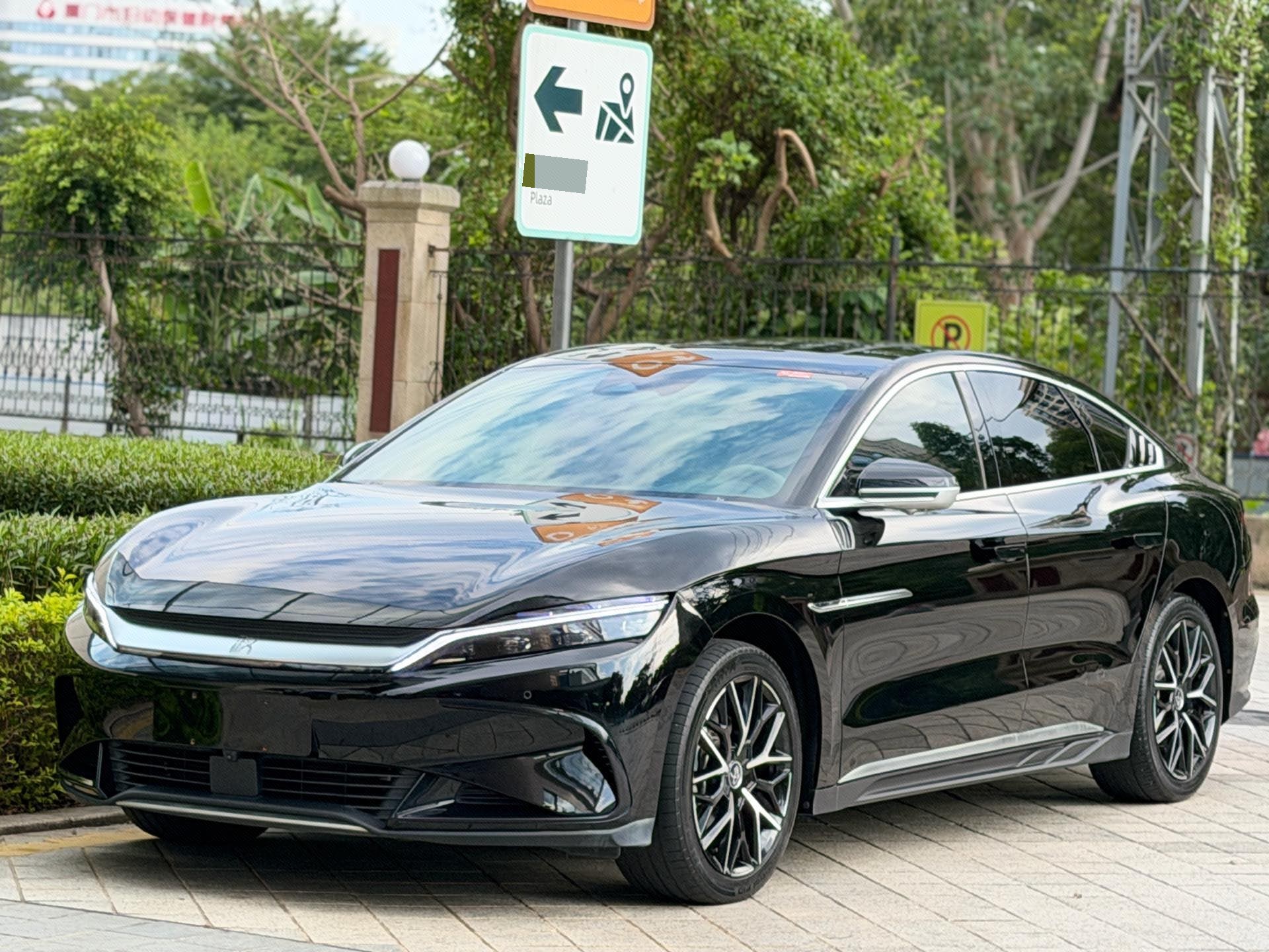 BYD Han 2024 car image 