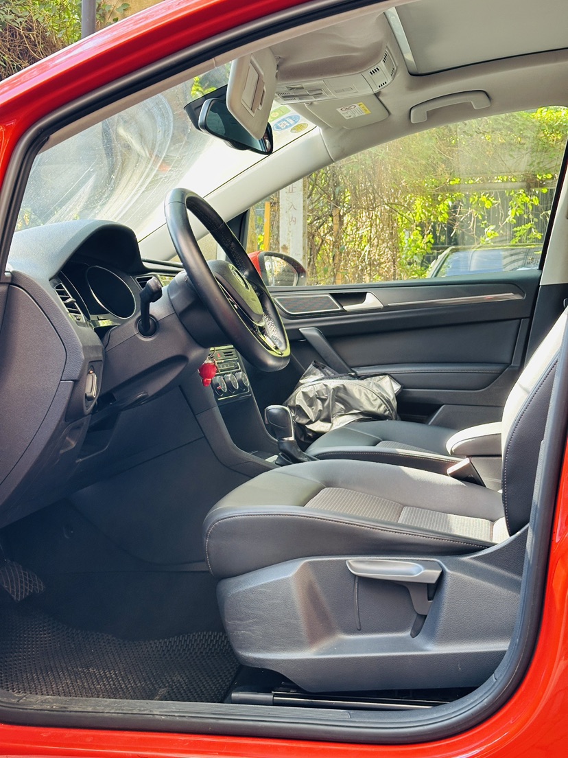 Volkswagen Golf Sportsvan 2017 car image #4