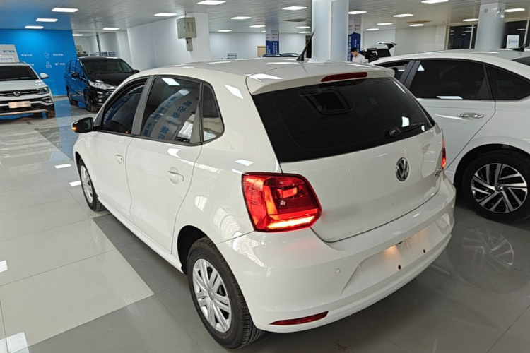 Volkswagen Polo 2019 car image #5