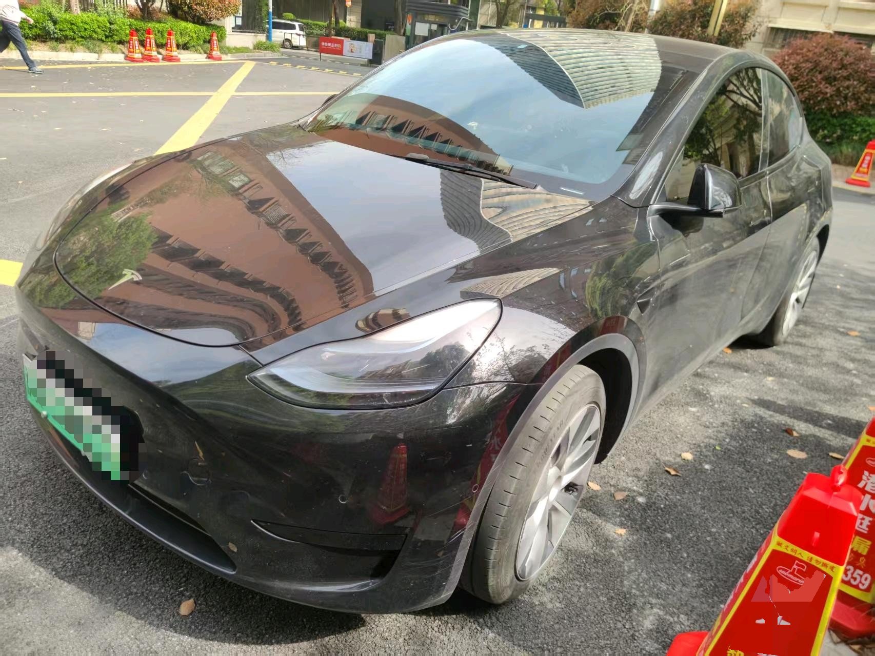 Tesla Model Y 2023 car image 