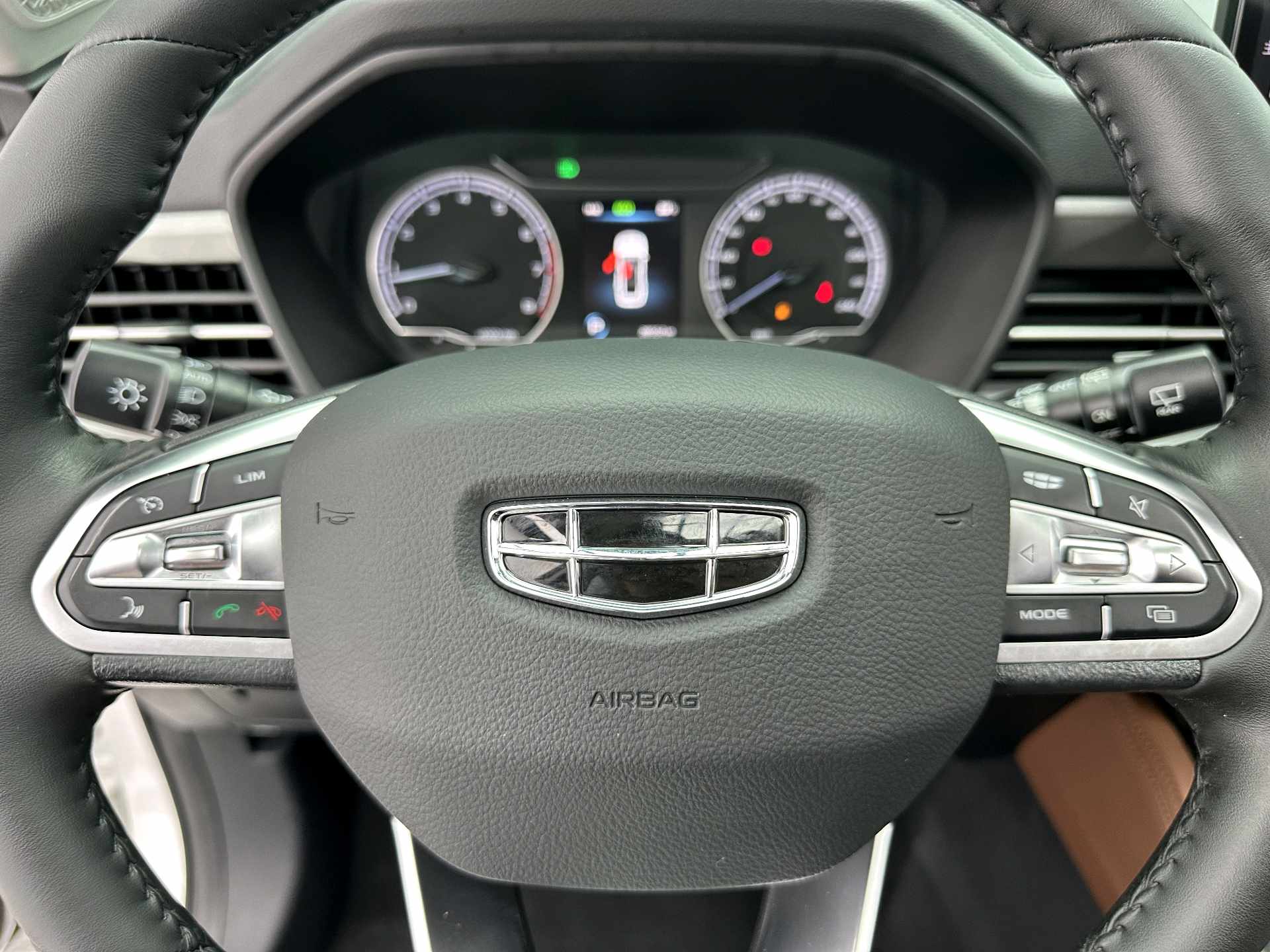 GEELY Vision X6 2023 car image #15
