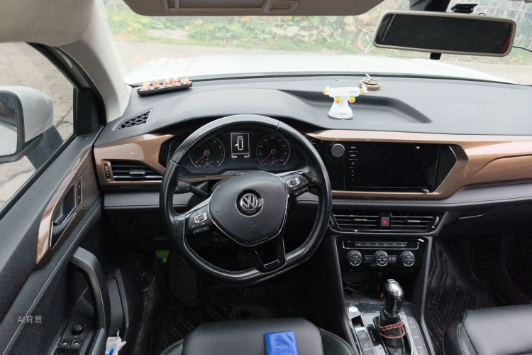 Volkswagen Tharu 2019 car image #12
