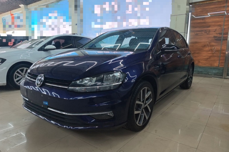 Volkswagen Golf 2020 car image #2