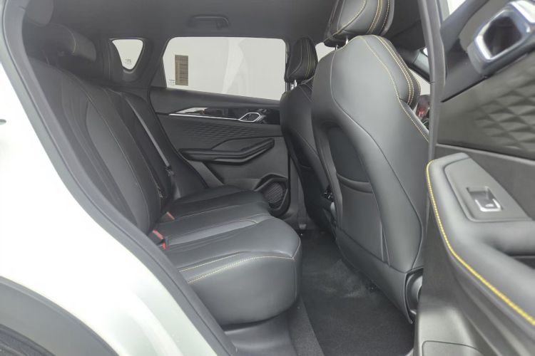 GEELY Coolray 2026 immagine di auto #23
