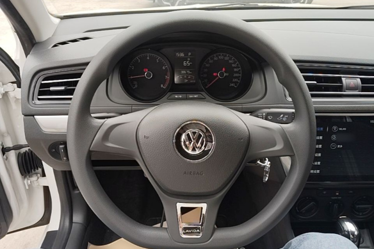 Volkswagen Lavida 2021 car image #11