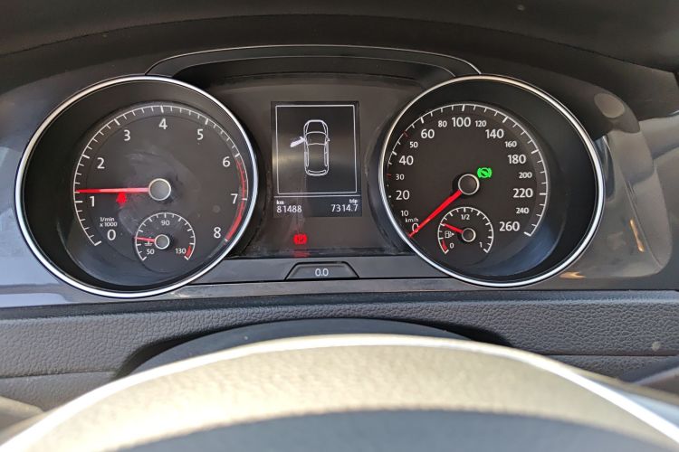 Volkswagen Golf 2019 car image #8