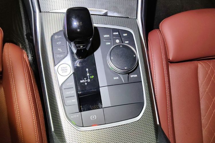 BMW 3 Series 2022 car image #14