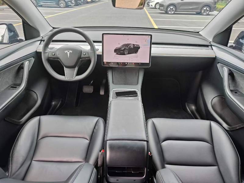 Tesla Model Y 2024 car image #7