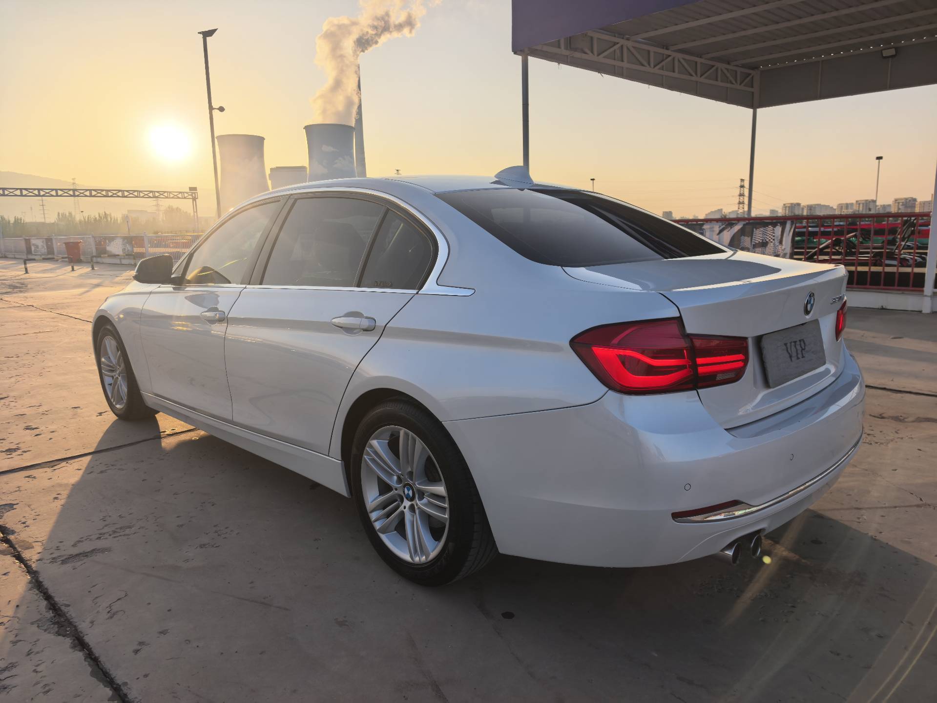 BMW 3 Series 2017 #8 BMW 3 Series 2017 car image #8