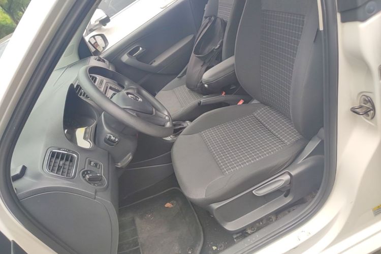 Volkswagen Polo 2015 #17 Volkswagen Polo 2015 car image #17