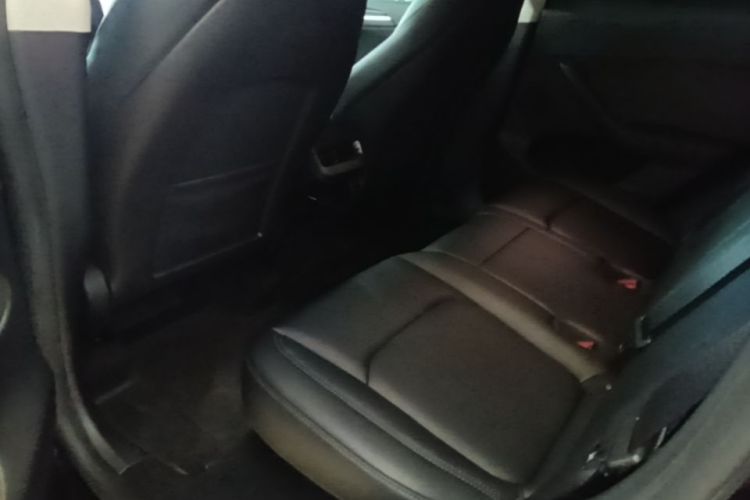 Tesla Model Y 2023 car image #13