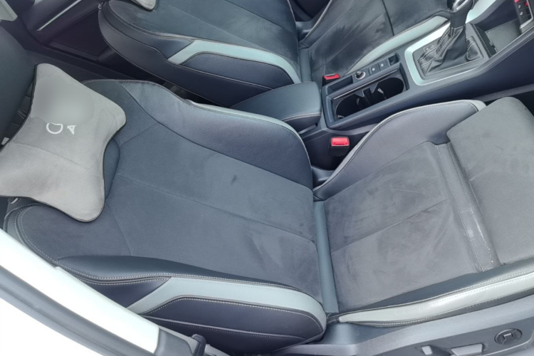 Audi Q3 2023 car image #25