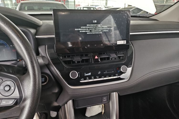 Toyota Corolla Cross 2025 immagine di auto #13