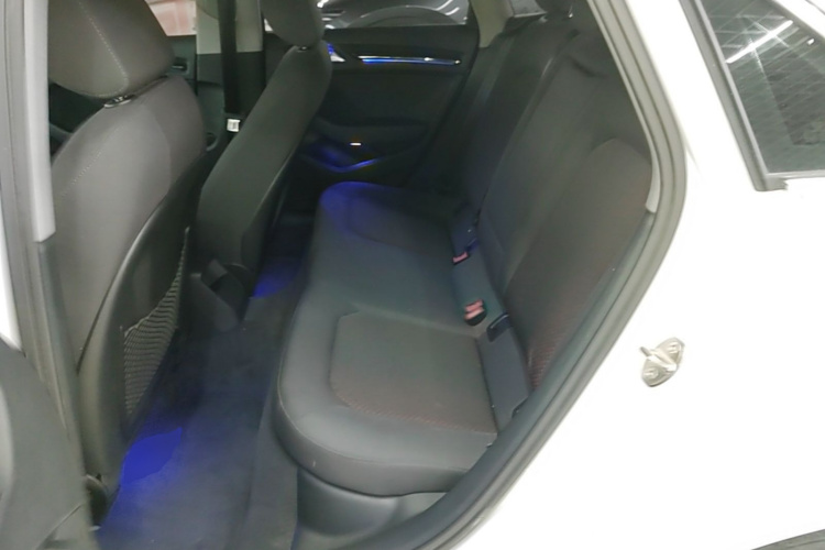 Audi A3 2019 car image #17