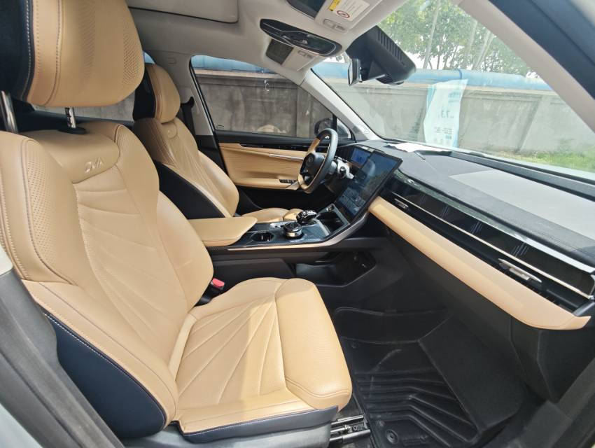 GEELY Boyue L 2023 car image #8