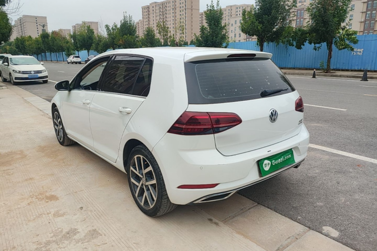 Volkswagen Golf 2018 car image #5