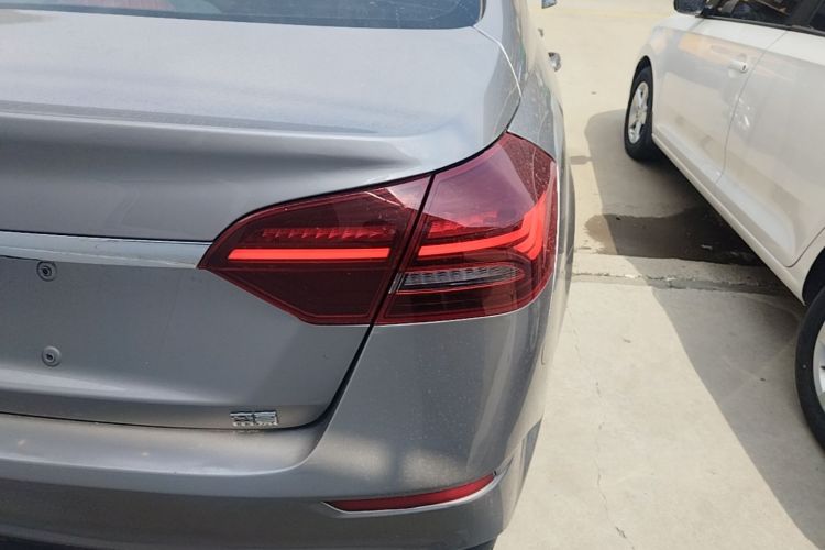 GEELY Emgrand 2021 car image #8