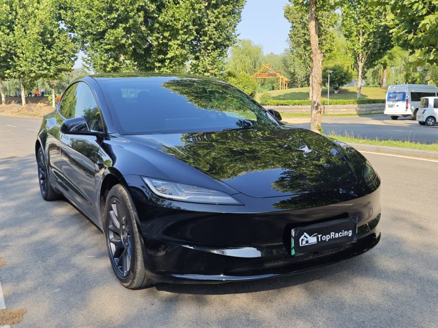 Tesla Model 3 2025 car image #3