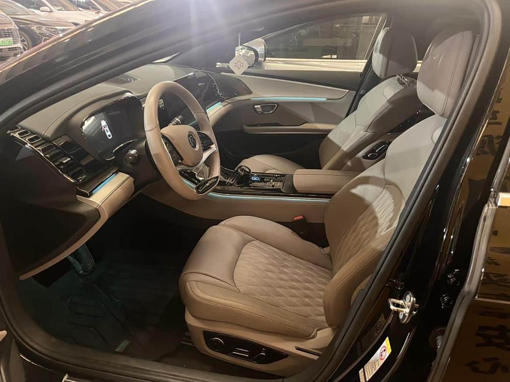 BYD Han 2025 car image #8